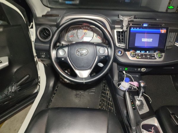 Toyota RAV4 2016, 106000 км, за 12164 USD - фото 13