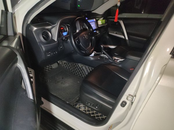 Toyota RAV4 2016, 106000 км, за 12164 USD - фото 14