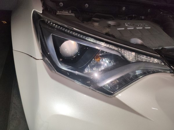 Toyota RAV4 2016, 106000 км, за 12164 USD