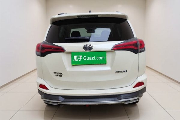 Toyota RAV4 2016, 129100 км, за 10519 USD