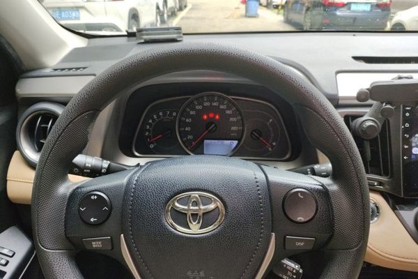 Toyota RAV4 2016, 129100 км, за 10519 USD - фото 10