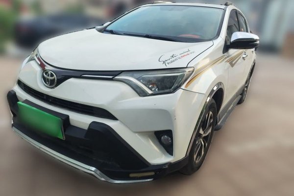 Toyota RAV4 · 2016 год