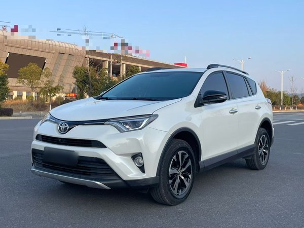 Toyota RAV4 · 2016 год