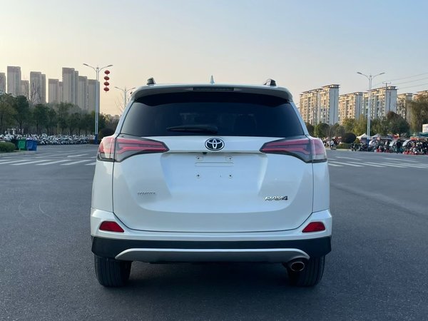Toyota RAV4 2016, 86100 км, за 13058 USD