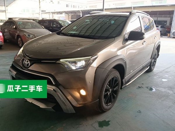 Toyota RAV4 · 2019 год