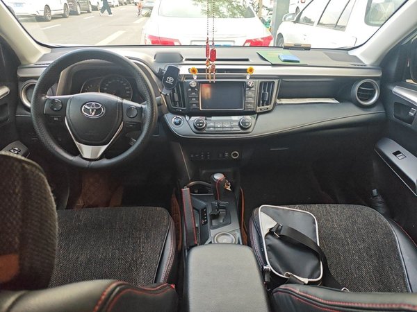 Toyota RAV4 2019, 107899 км, за 9818 USD - фото 10