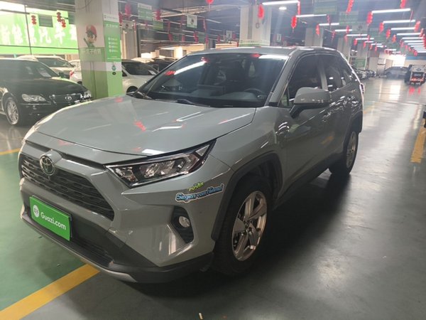 Toyota RAV4 · 2020 год