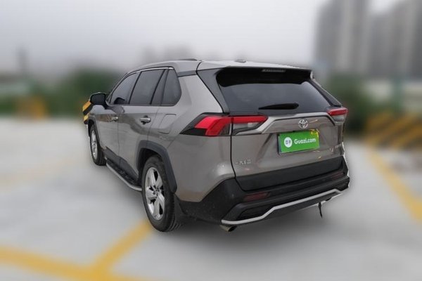 Toyota RAV4 2020, 95300 км, за 12763 USD