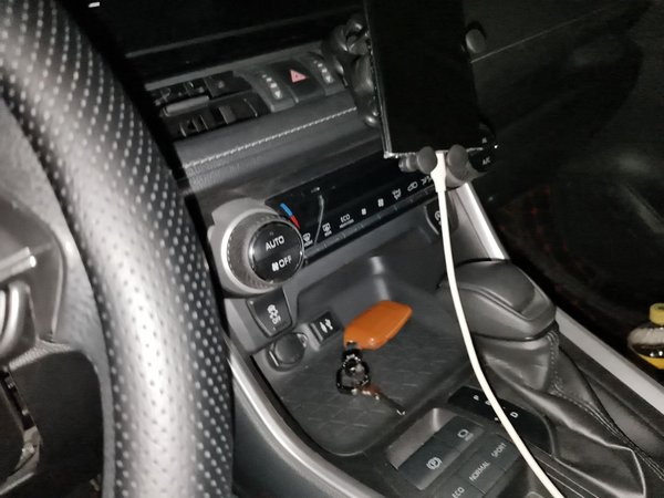 Toyota RAV4 2020, 40599 км, за 13852 USD - фото 14