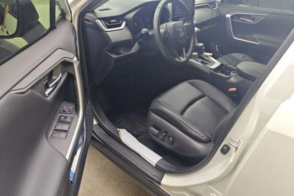 Toyota RAV4 2020, 57900 км, за 15499 USD - фото 7