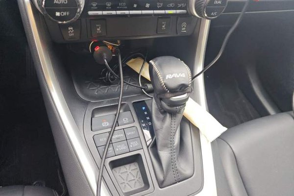 Toyota RAV4 2020, 57900 км, за 15499 USD