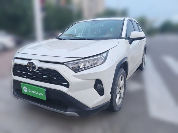 Toyota RAV4 · 2020 год