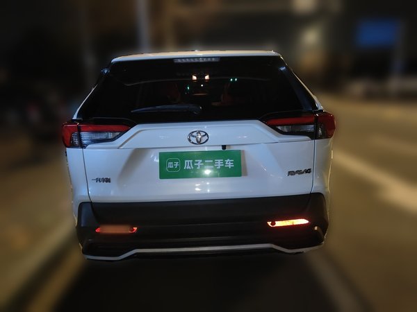 Toyota RAV4 · 2020 год