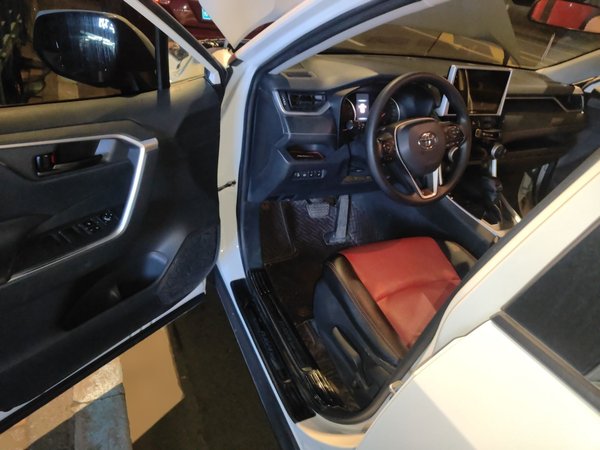 Toyota RAV4 2020, 96700 км, за 14573 USD - фото 12