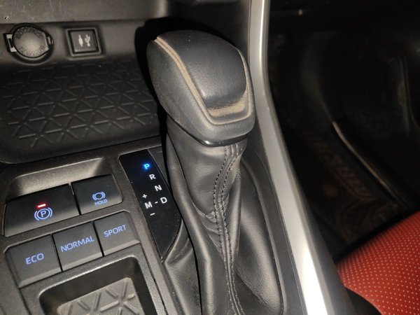 Toyota RAV4 2020, 96700 км, за 14573 USD - фото 15