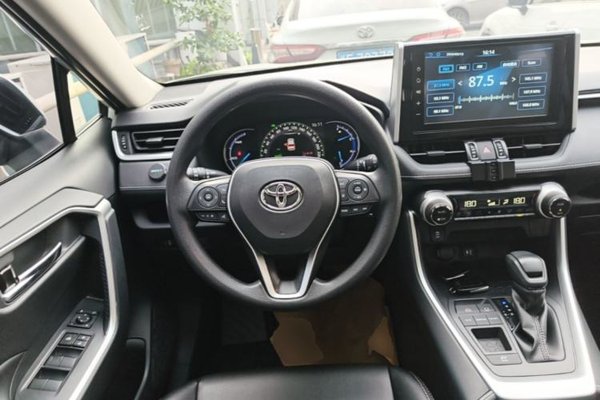 Toyota RAV4 2020, 49200 км, за 17370 USD - фото 14