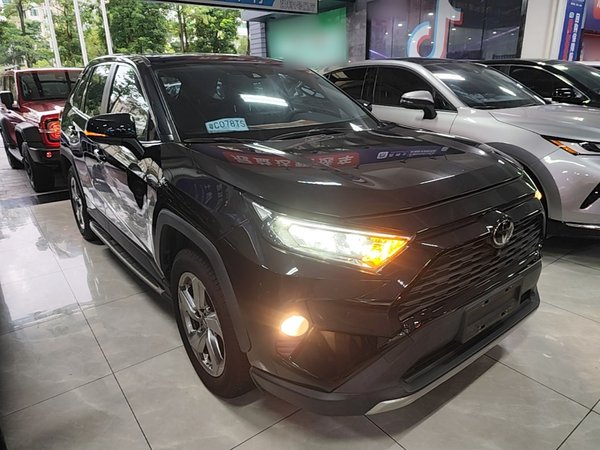 Toyota RAV4 2021, 48500 км, за 17764 USD