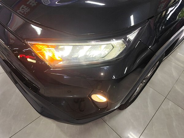 Toyota RAV4 2021, 48500 км, за 17764 USD - фото 9