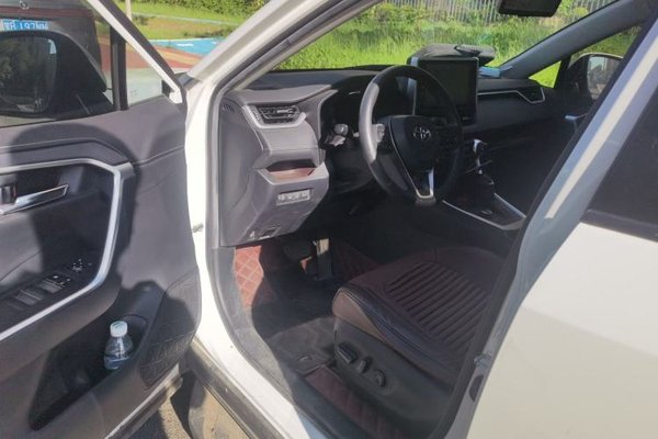 Toyota RAV4 2021, 32000 км, за 22051 USD - фото 13