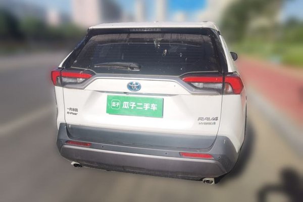 Toyota RAV4 2021, 32000 км, за 22051 USD