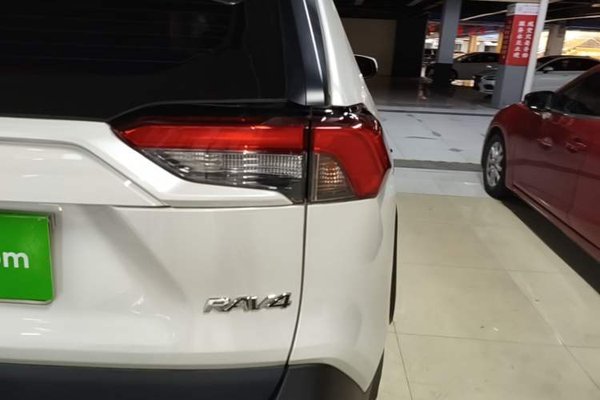 Toyota RAV4 2022, 6500 км, за 19397 USD - фото 14