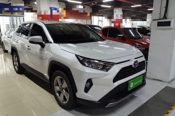 Toyota RAV4 2022, 6500 км, за 19397 USD