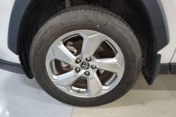 Toyota RAV4 2022, 6500 км, за 19397 USD - фото 10