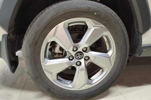 Toyota RAV4 2022, 6500 км, за 19397 USD - фото 11