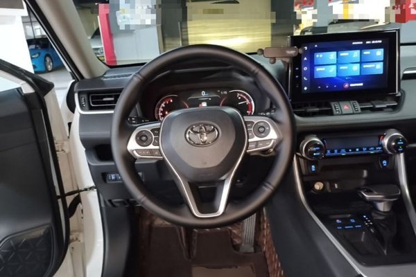 Toyota RAV4 2022, 6500 км, за 19397 USD - фото 18