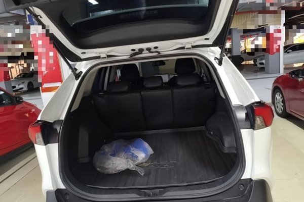 Toyota RAV4 2022, 6500 км, за 19397 USD - фото 27