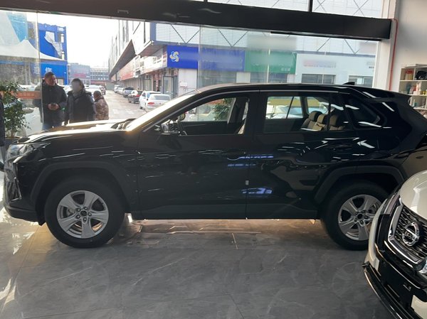Toyota RAV4 2024, 100 км, за 19499 USD - фото 6