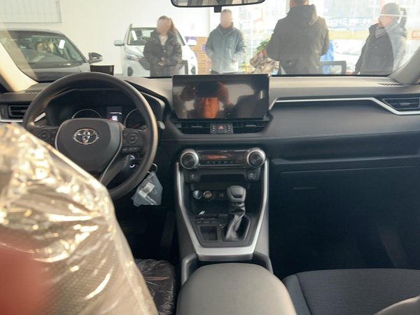 Toyota RAV4 2024, 100 км, за 19499 USD - фото 9