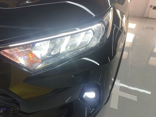 Toyota RAV4 2024, 6800 км, за 19118 USD - фото 9