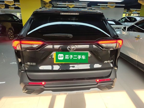Toyota RAV4 2024, 6800 км, за 19118 USD