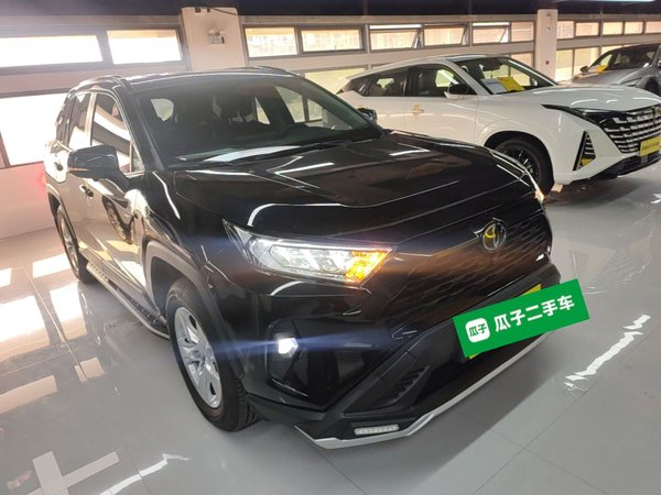 Toyota RAV4 2024, 6800 км, за 19118 USD