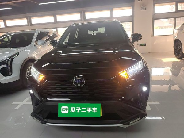 Toyota RAV4 2024, 6800 км, за 19118 USD