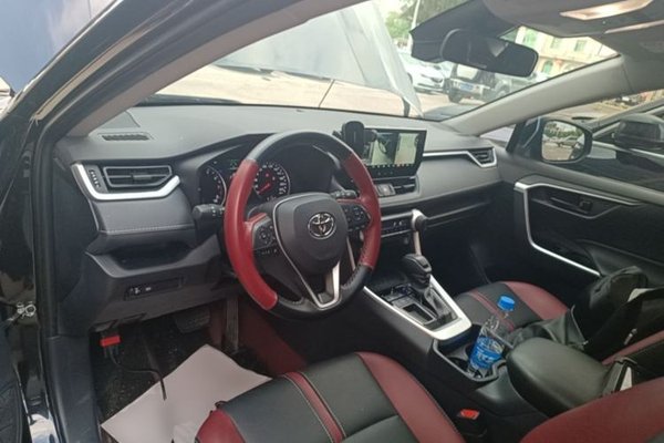 Toyota RAV4 2024, 9900 км, за 19301 USD - фото 13