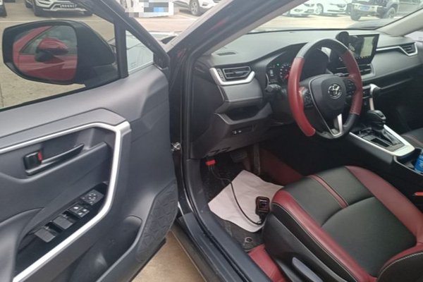 Toyota RAV4 2024, 9900 км, за 19301 USD - фото 19