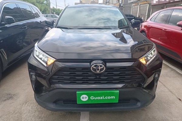 Toyota RAV4 2024, 9900 км, за 19301 USD