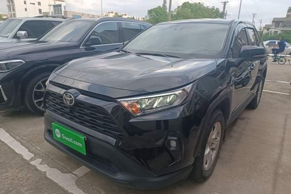Toyota RAV4 · 2024 год