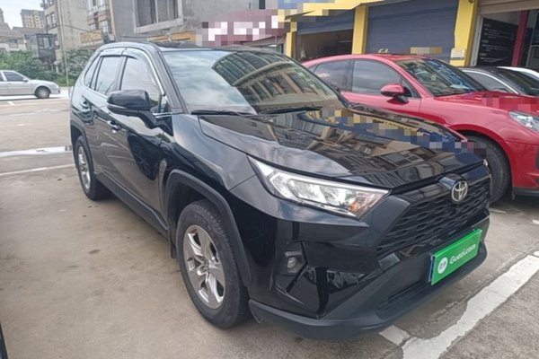 Toyota RAV4 2024, 9900 км, за 19301 USD