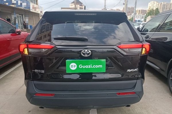 Toyota RAV4 2024, 9900 км, за 19301 USD