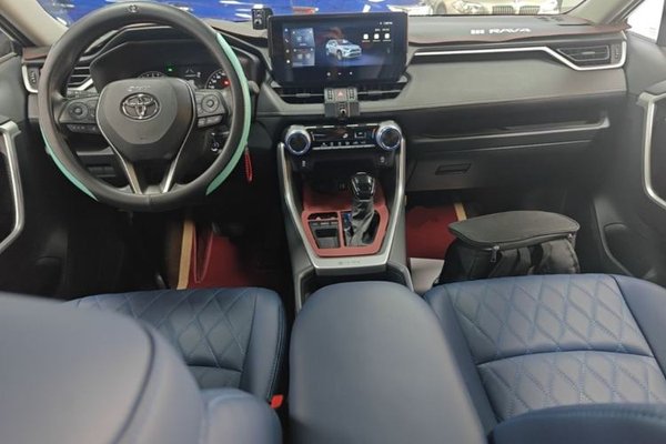 Toyota RAV4 2024, 8800 км, за 18290 USD - фото 13