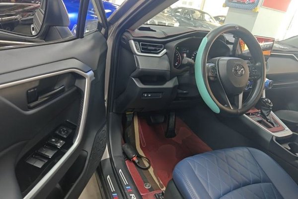 Toyota RAV4 2024, 8800 км, за 18290 USD - фото 19