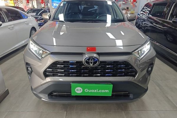 Toyota RAV4 2024, 8800 км, за 18290 USD