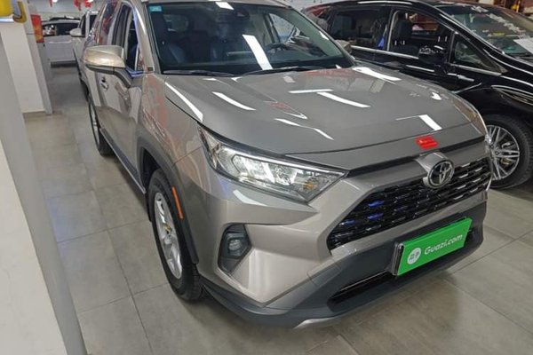 Toyota RAV4 2024, 8800 км, за 18290 USD