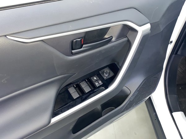 Toyota RAV4 2024, 100 км, за 19191 USD - фото 8