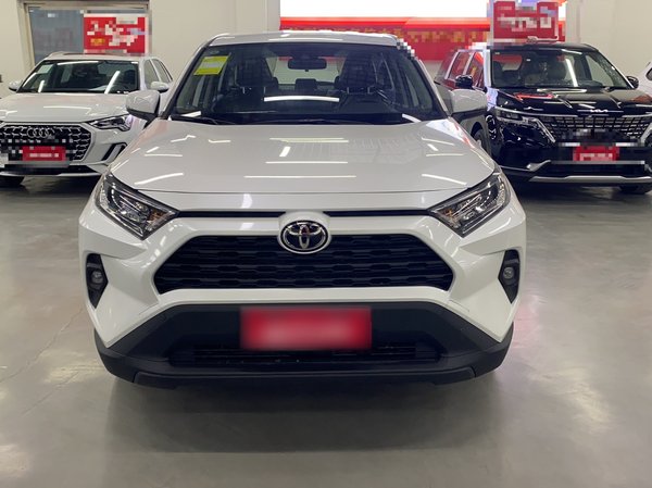 Toyota RAV4 2024 2.0L CVT Two-Wheel Drive Urban Edition, 2024 года