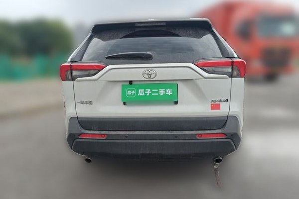 Toyota RAV4 2024, 9200 км, за 17831 USD