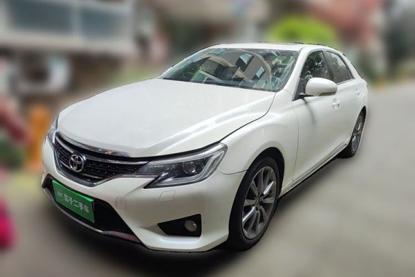Toyota Reiz · 2013 год